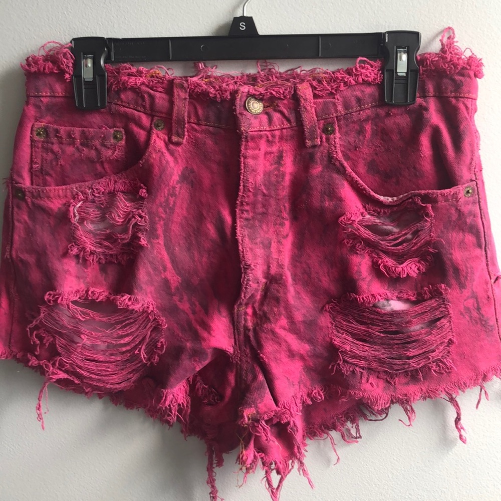 Vintage Levi’s denim shorts ripped distressed pink